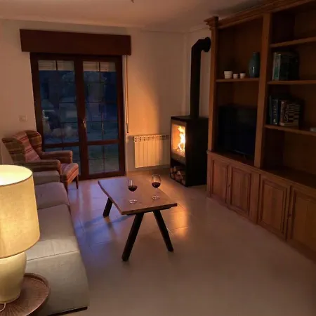 Villa Espaciosa Con Gran Jardin, Chimenea, Barbacoa Y Amplio Parking