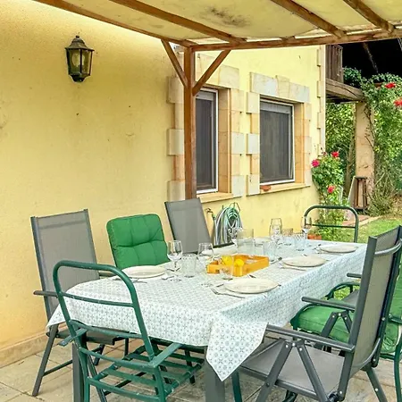 Villa Espaciosa Con Gran Jardin, Chimenea, Barbacoa Y Amplio Parking